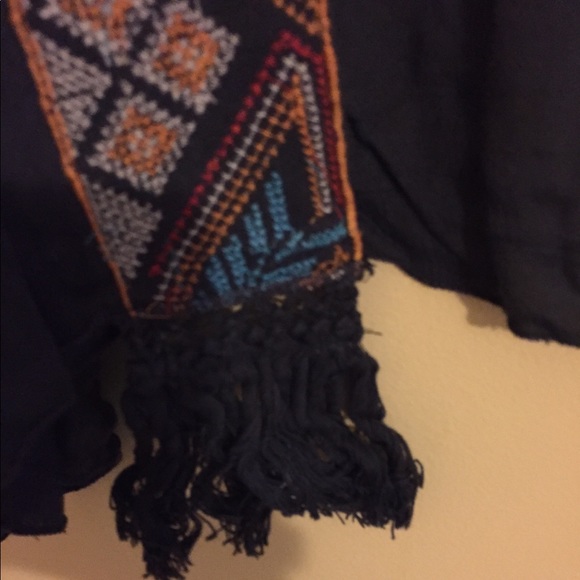 🆕NWT: Z&L EUROPE EMBROIDERED KIMONO - Picture 7 of 9